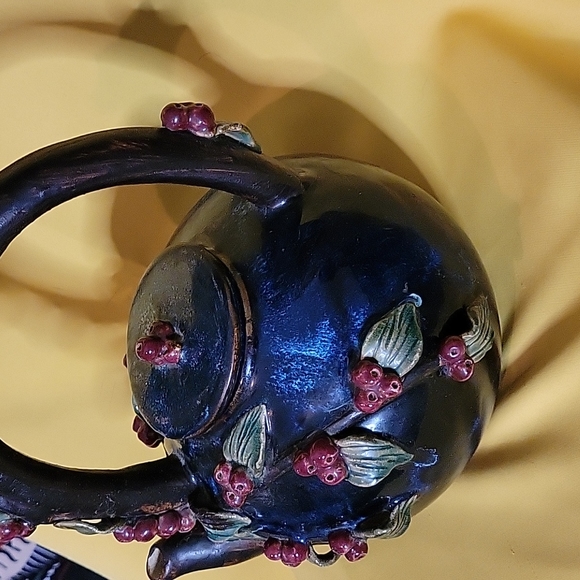 Handcrafted Colbat Blue w/ Cranberries Teapot - Picture 3 of 9